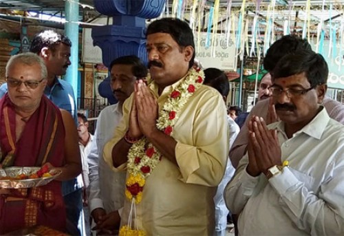 తలుపులమ్మ తల్లి ని దర్శించుకున్న మంత్రి గంటా శ్రీనివాసరావు