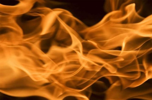 ఆటోలో పేలిన గ్యాస్ సిలిండర్..