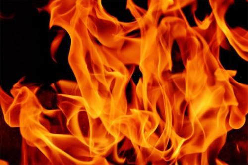 గ్యాస్‌ సిలిండర్‌ పేలి  ఇద్దరి మృతి 