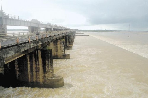 గోదావరిలో పెరుగుతున్న వరద ఉద్ధృతి