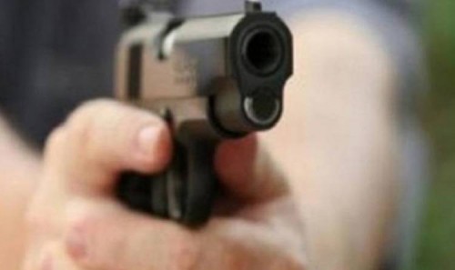 గుంటూరు జిల్లాలో కాల్పుల కలకలం