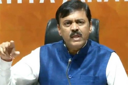 కుల రాజకీయాలు, అవినీతి ఆరోపణలపై చర్చకు సిద్ధమా?: జీవీఎల్‌ సవాల్‌