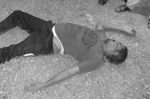 ద్విచక్రవాహనంపై వెళ్తున్న ఒక వ్యక్తి కి హార్ట్ ఎటాక్