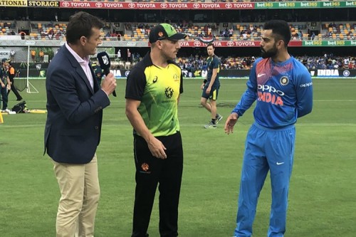 టాస్ గెలిచి ఫీల్డింగ్ ఎంచుకున్న భారత్
