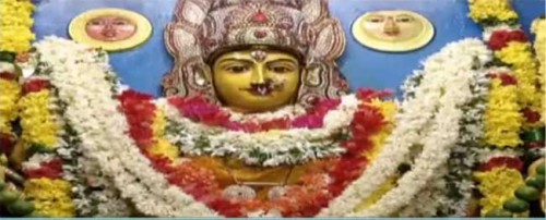 ఇంద్రకీలాద్రిపై భక్తుల కోలాహలం