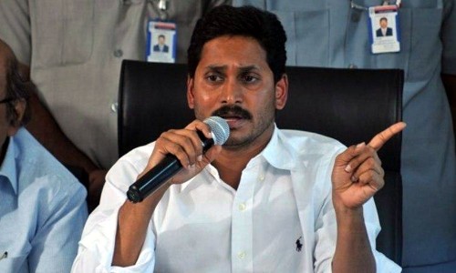 కాసేపటిలో ఉన్నతాధికారులతో జగన్ భేటీ