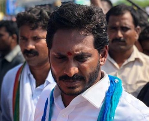 ఏలూరు బయల్దేరిన వైఎస్‌ జగన్‌