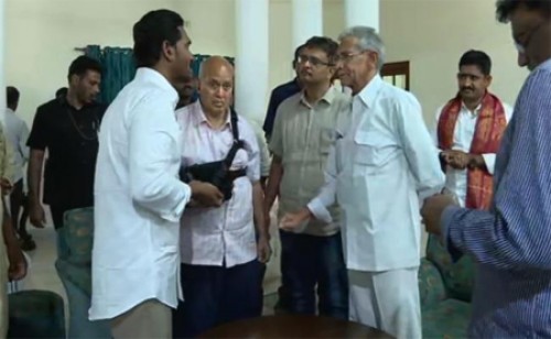 నామినేషన్‌ వేసిన వైఎస్‌ జగన్‌