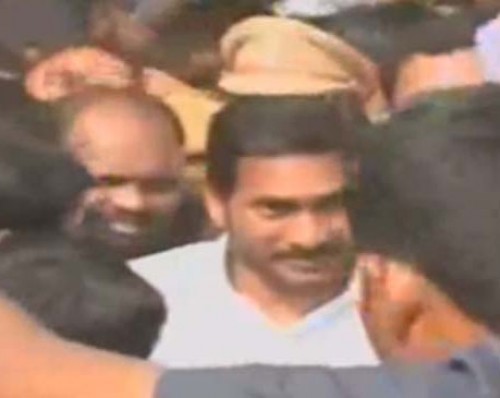 రేణిగుంటకు చేరుకున్న వైఎస్ జగన్