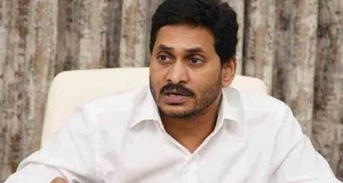 పులివెందులకు బయలుదేరిన జగన్!