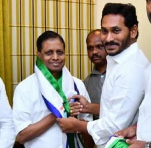 వైసీపీలో చేరిన దాడి వీరభద్రరావు