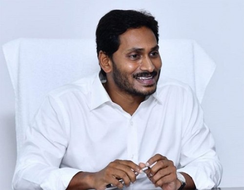 ప్రాజక్టు వ్యయం తగ్గించే ఇంజినీర్లకు సన్మానం చేస్తా: జగన్