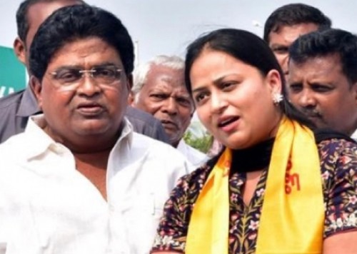 జలీల్ ఖాన్ కూతురు నామినేషన్ ఆమోదం