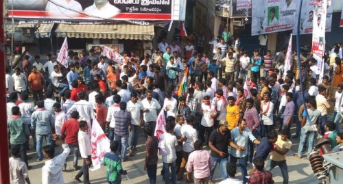 వేలాదిగా తరలివస్తున్న జనసైనికులు, కిక్కిరిసిన రహదారులు