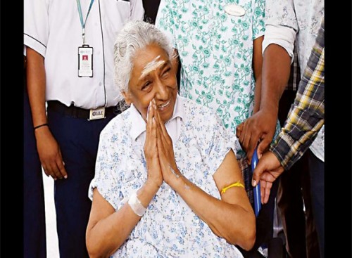 ఆసుప‌త్రి నుండి డిశ్చార్జ్ అయిన ఎస్‌.జాన‌కి