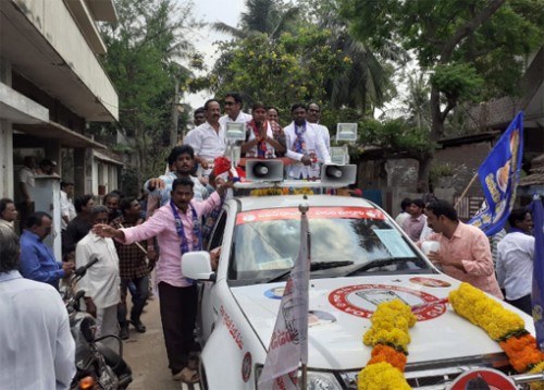 జనసేనకు వెల్లువెత్తుతున్న జనసైనికులు