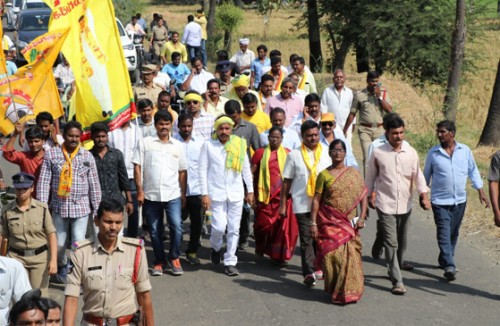 రెండో రోజు ప్రారంభమైన ద్వారక తిరుమల యాత్ర