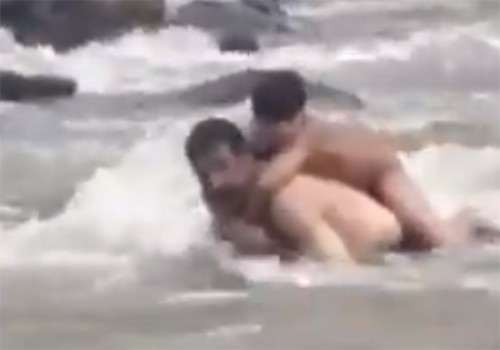 బాలుడిని కాపాడిన జవాన్లు