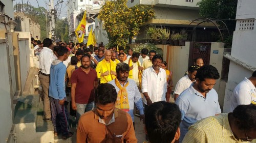 ఎన్నికల ప్రచారంలో పాల్గొన  గల్లాజయదేవ్