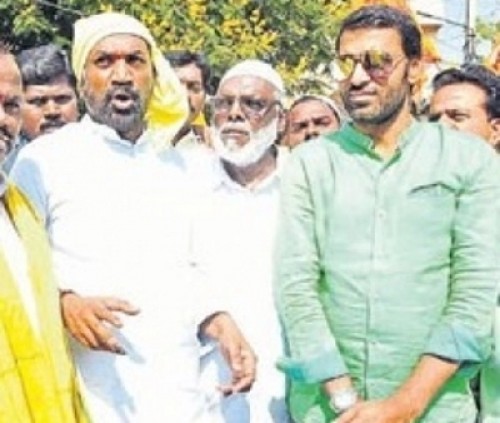 ప్రభాకర్ చౌదరితో కలసి ప్రచారం నిర్వహించిన జేసీ కుమారుడు