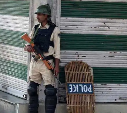 పిడిపి కార్యకర్తపై కాల్పులు 