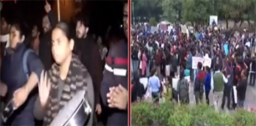 రోజు రోజుకూ ఉధృతమౌతున్న జేఎన్ యూ  విద్యార్థుల ఆందోళనలు 