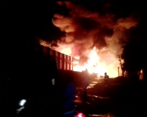 రసాయన కర్మాగారంలో భారీ అగ్ని ప్రమాదం 