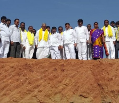 కెనాల్ ప్రధాన కాల్వను పరిశీలించిన మంత్రి కాలువ శ్రీనివాసులు