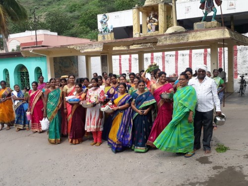 కనకదుర్గమ్మకు ఉండవల్లి మహిళల ఆశాడం సారె