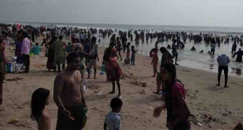 భక్తి శ్రద్దలతో కార్తీక స్నానాలు