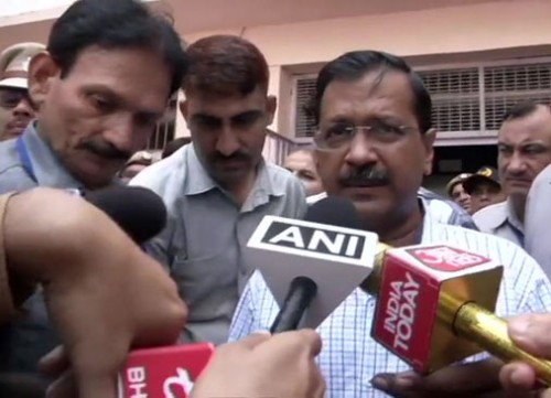 అత్యాచారానికి గురైన చిన్నారి కుటుంబానికి రూ. 10 లక్షల పరిహారం : కేజ్రీవాల్‌ 