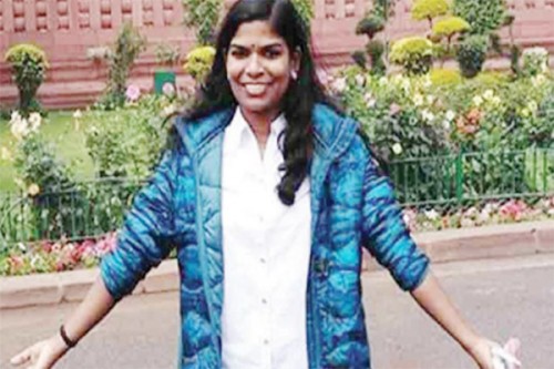 కేరళలో సివిల్స్ విజేతగా తొలి గిరిజన యువతి