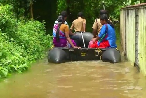 మరోసారి కేరళను వణికిస్తున్న భారీవర్షాలు!