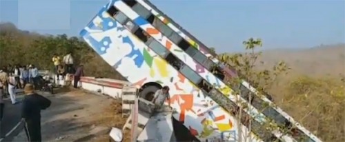 ఘాట్‌రోడ్డులో బ‌స్సు బ్రేకులు ఫెయిల్