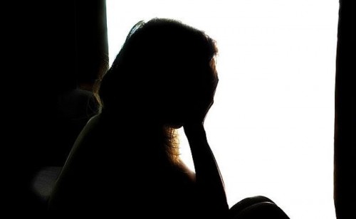 కూతురిపై కన్నేసిన తండ్రి.. 