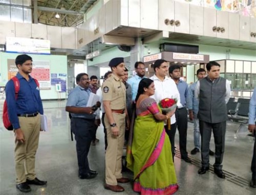 మంత్రి లోకేష్ కు ఘనస్వాగతం
