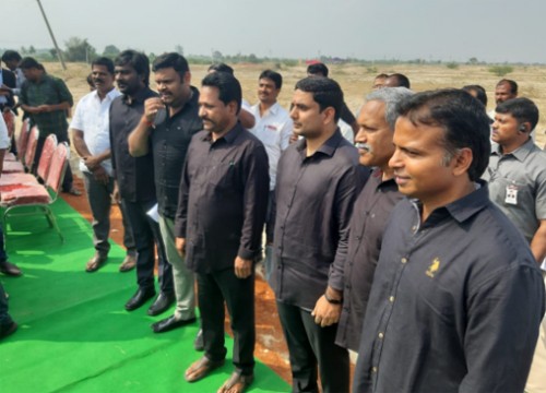 మోడీ రాకను నిరసిస్తూ మంత్రుల నిరసన