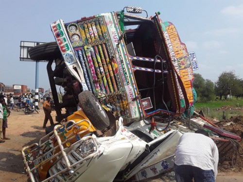 లారీ,టాటా ఏస్ ఢీ..

