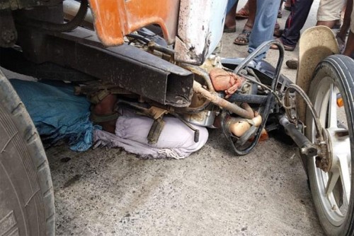 3 కి.మీ. లాక్కెళ్లిన లారీ