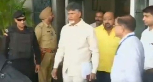 ఢిల్లీ నుంచి లక్నో బయల్దేరిన సీఎం చంద్రబాబు