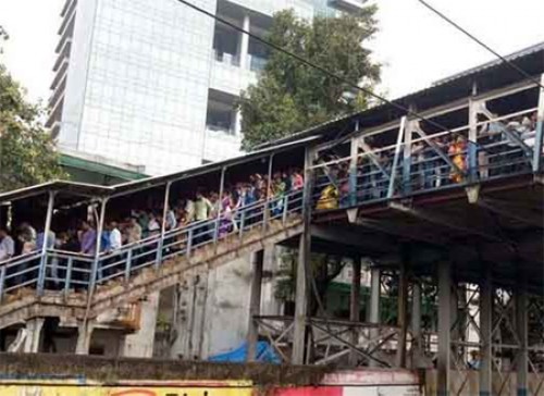 ఫుట్‌ ఓవర్‌ బ్రిడ్జిలను తొలగించాలని సెంట్రల్‌ రైల్వే నిర్ణయం