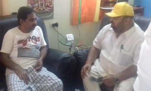 కార్యకర్తలను పరామర్శించిన ఎంపీ మాంగటి బాబు