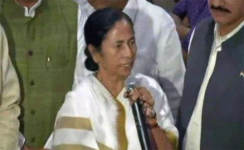 దేశాన్ని రక్షించేందుకు కలిసి ముందుకెళ్లాలని నిర్ణయించాం: మమతా బెనర్జీ