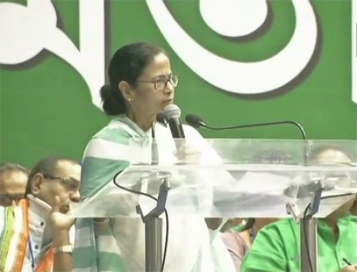 సీబీఐకి ఇచ్చిన అనుమతిని ఉపసంహరించుకునేందుకు యత్నిస్తున్నాం: మమతాబెనర్జీ!