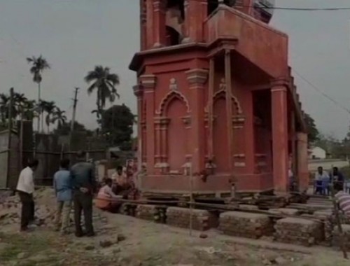 హైవేకు అడ్డుగా ఉన్న మ‌సీదును మ‌రో ప్ర‌దేశానికి తరలింపు