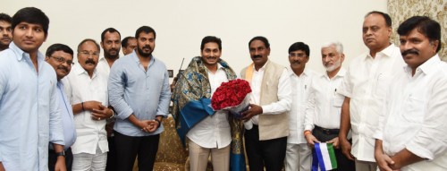 వైసీపీలో చేరిన బీదా మస్తాన్ రావు..