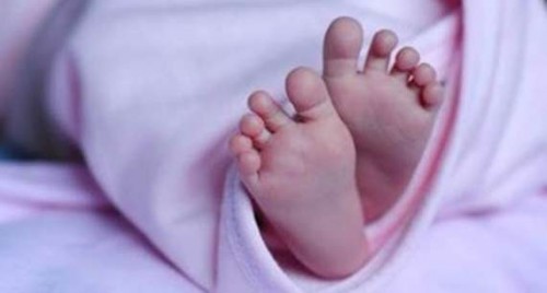 వైద్యుల నిర్లక్ష్యం కారణంగా చిన్నారి మృతి