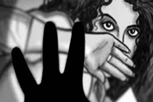 మైనర్‌ బాలికపై లైంగిక వేధింపులు