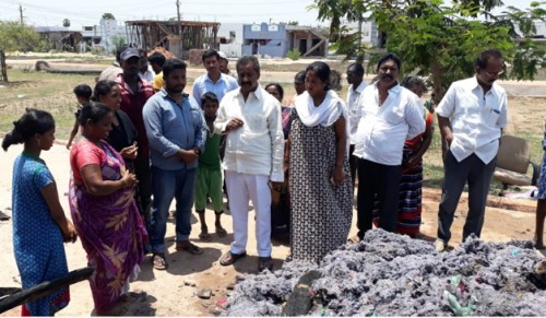 అగ్నిప్రమాద బాధితులకు ఎమ్మెల్యే పరామర్శ