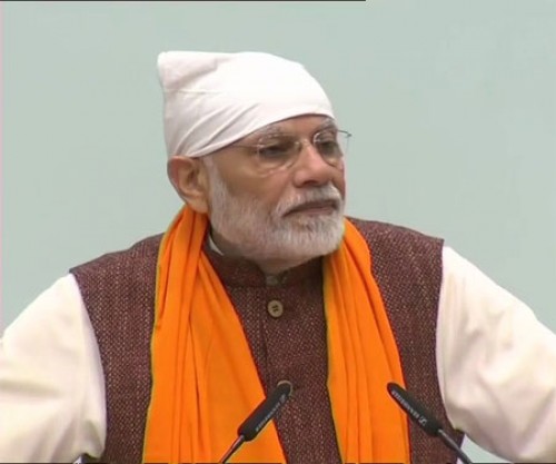 కుమారస్వామి కర్ణాటక సీఎంలా కాకుండా క్లర్క్‌లా వ్యవహరిస్తున్నారు: ప్రధాని మోదీ